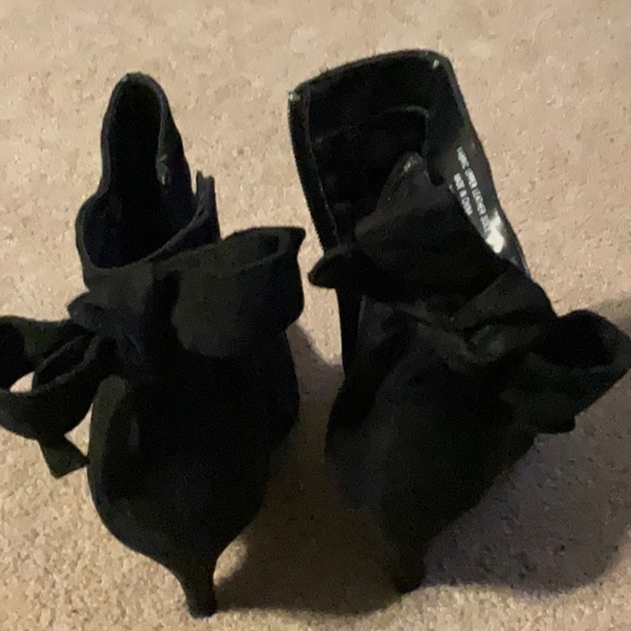 Boots with a bow.  Classy. Suede boots. 3” heel. 7. 1/2” tall - Picture 2 of 5